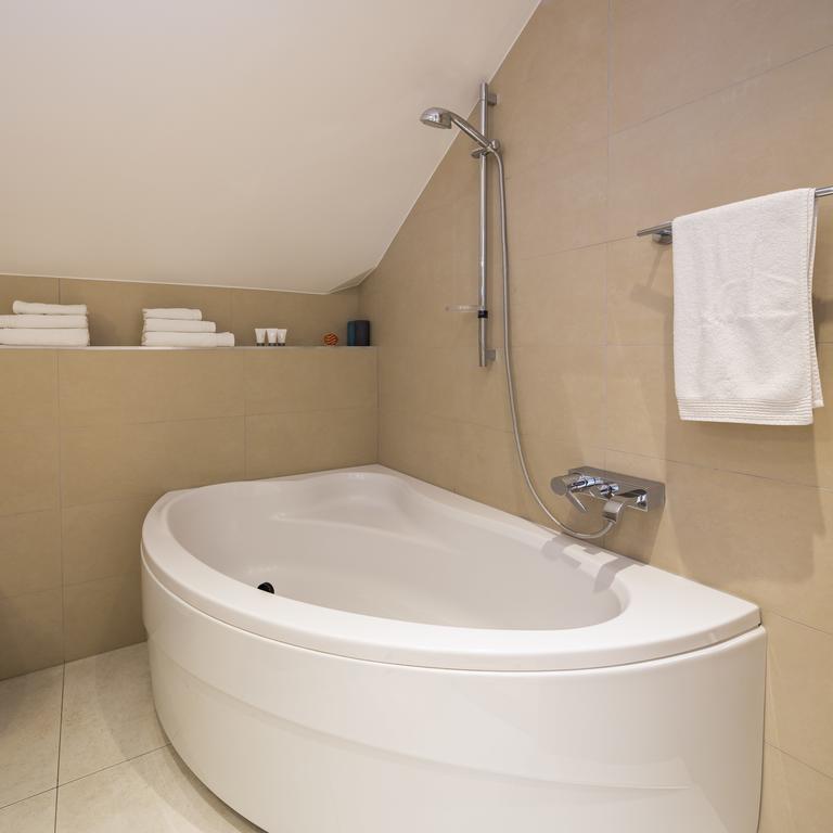 Laura Lux Suites Split Extérieur photo
